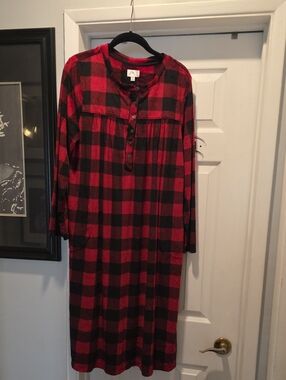 Aria Collection Red and Black Plaid Nightgown